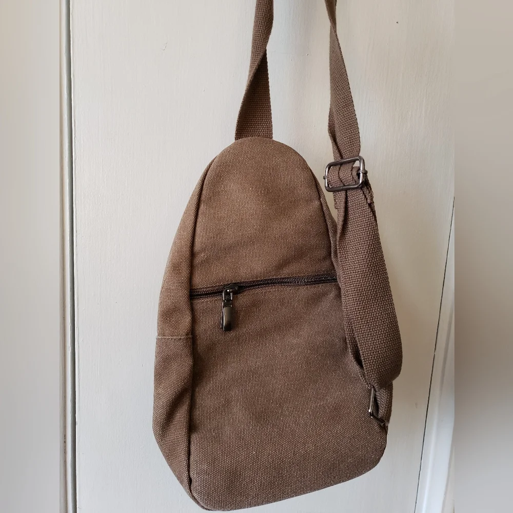 Westend shoulder bag..Multiple zipper pouches - Picture 3 of 4